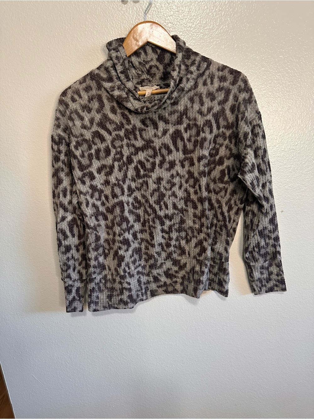 Como Vintage Gray Leopard Print Cowl Neck Sweater